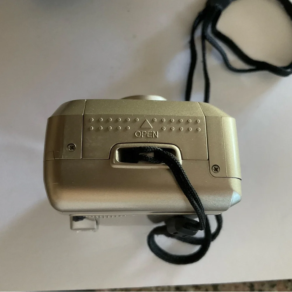 Samsung Evoca 140S Quartz Date 2000 Millenium Camera
